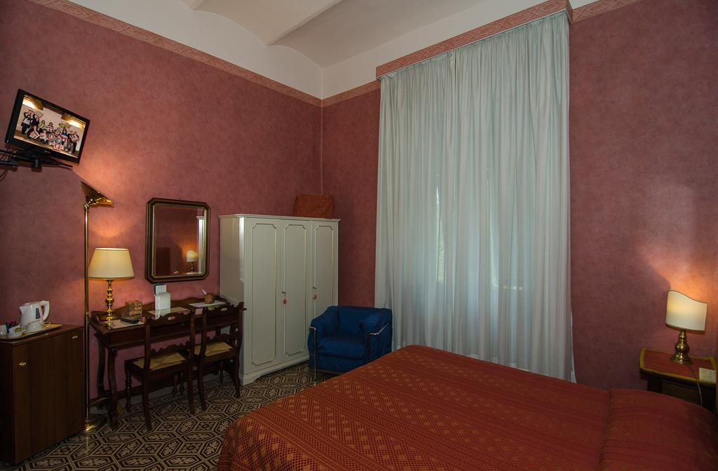 Hotel Rex Лукка Екстер'єр фото