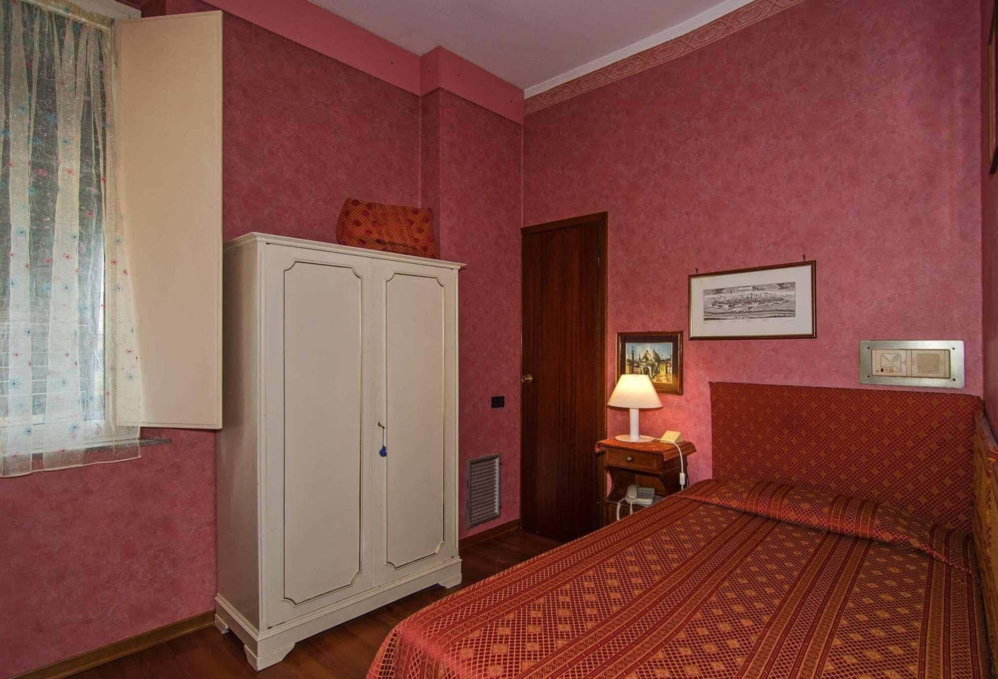 Hotel Rex Лукка Екстер'єр фото