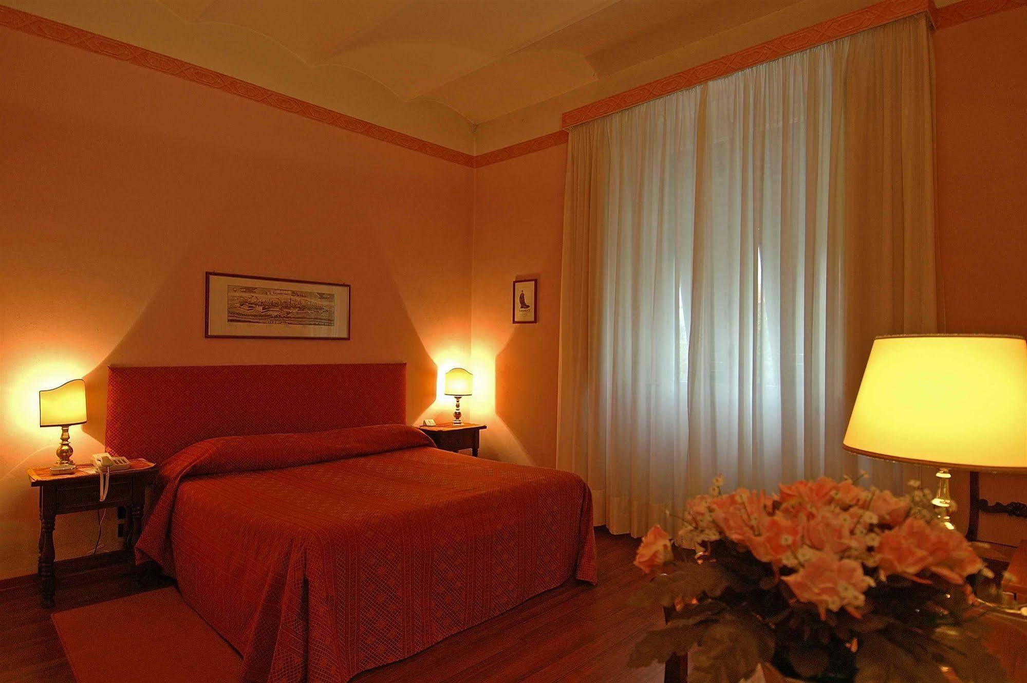 Hotel Rex Лукка Екстер'єр фото
